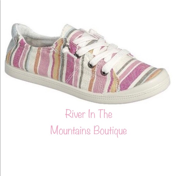 NWT! Stylish & comfy Multi Pink lace up sneakers! - Picture 4 of 4